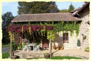 La Petite Maison - Cottage for 4 with heated pool in Limousin